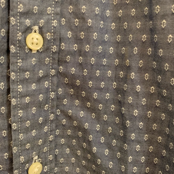 J Crew textured pattern button down. Like new. Slim Large. - Picture 4 of 7
